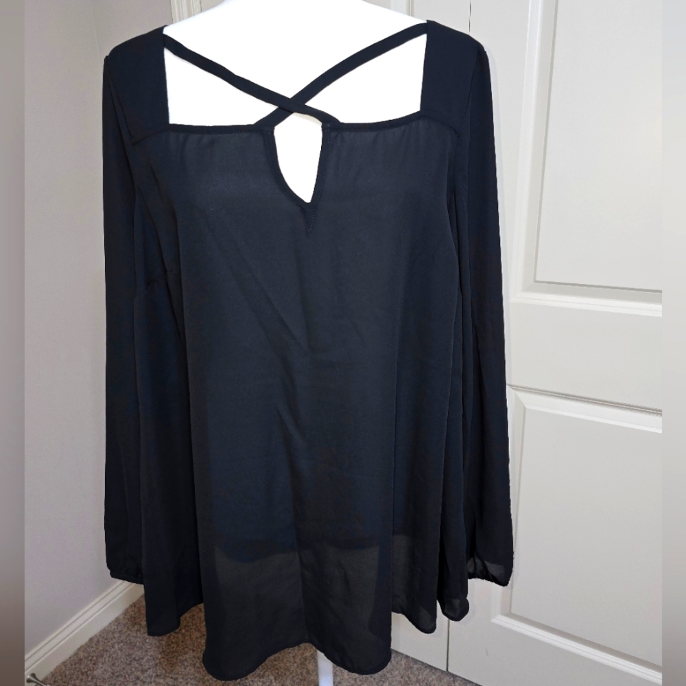 Torrid Georgette Keyhole Long Sleeve Blouse Size 2 (XXL) in Black